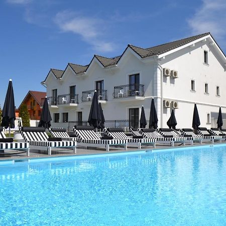 Готель Krystal Boutique Mansion Хунедоара Екстер'єр фото