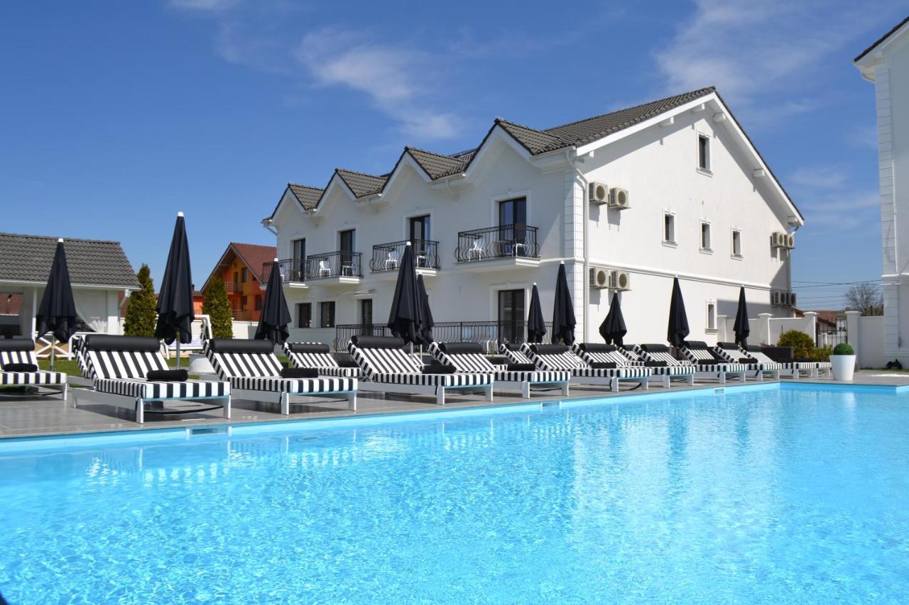 Готель Krystal Boutique Mansion Хунедоара Екстер'єр фото
