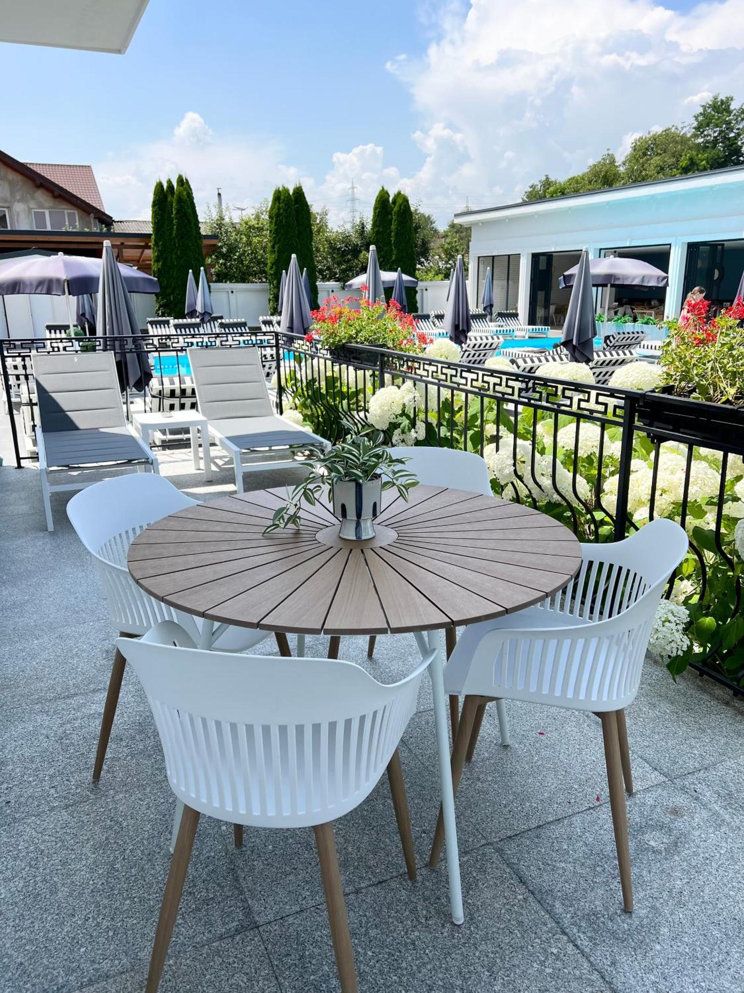 Готель Krystal Boutique Mansion Хунедоара Екстер'єр фото