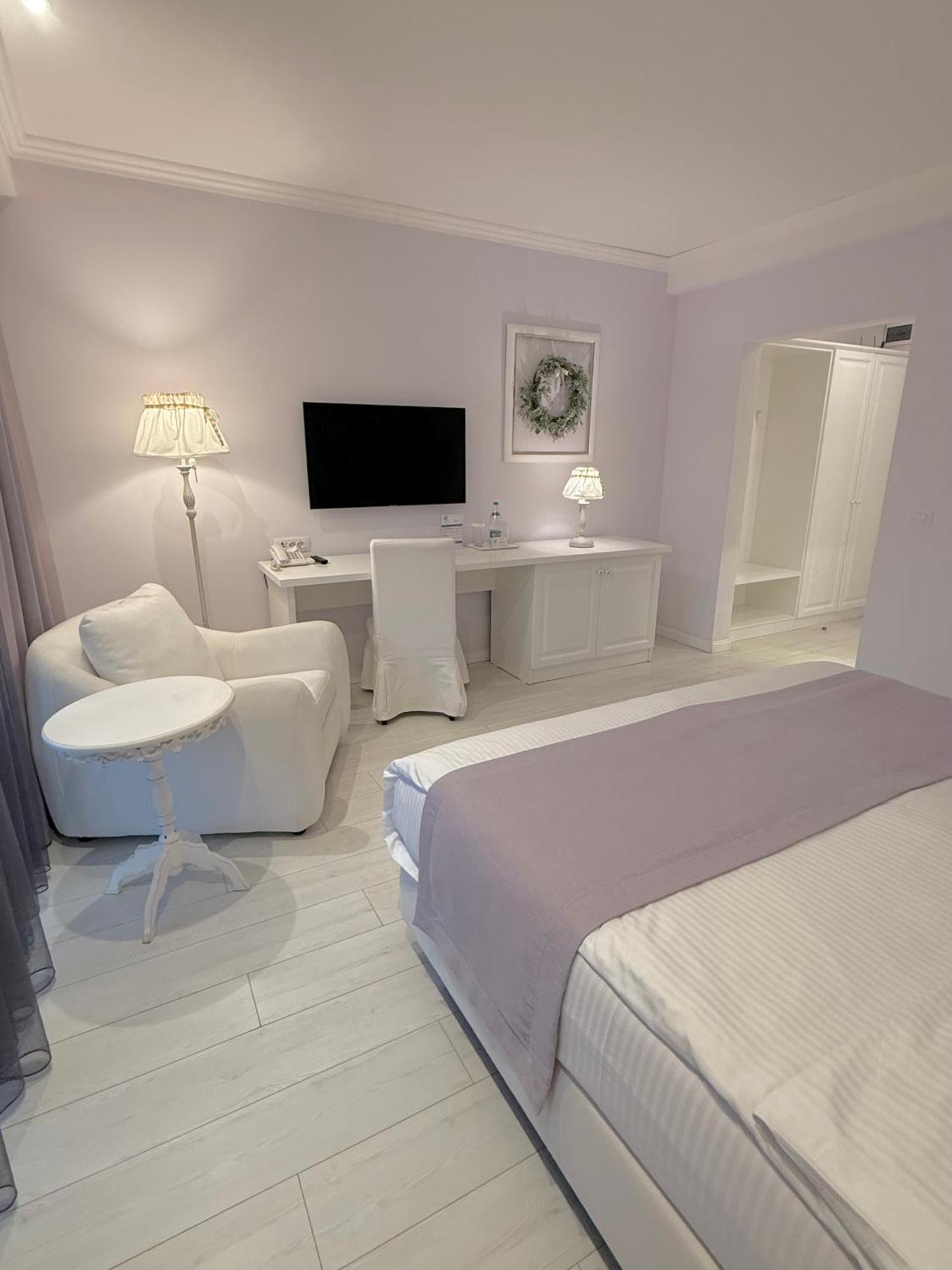 Готель Krystal Boutique Mansion Хунедоара Екстер'єр фото