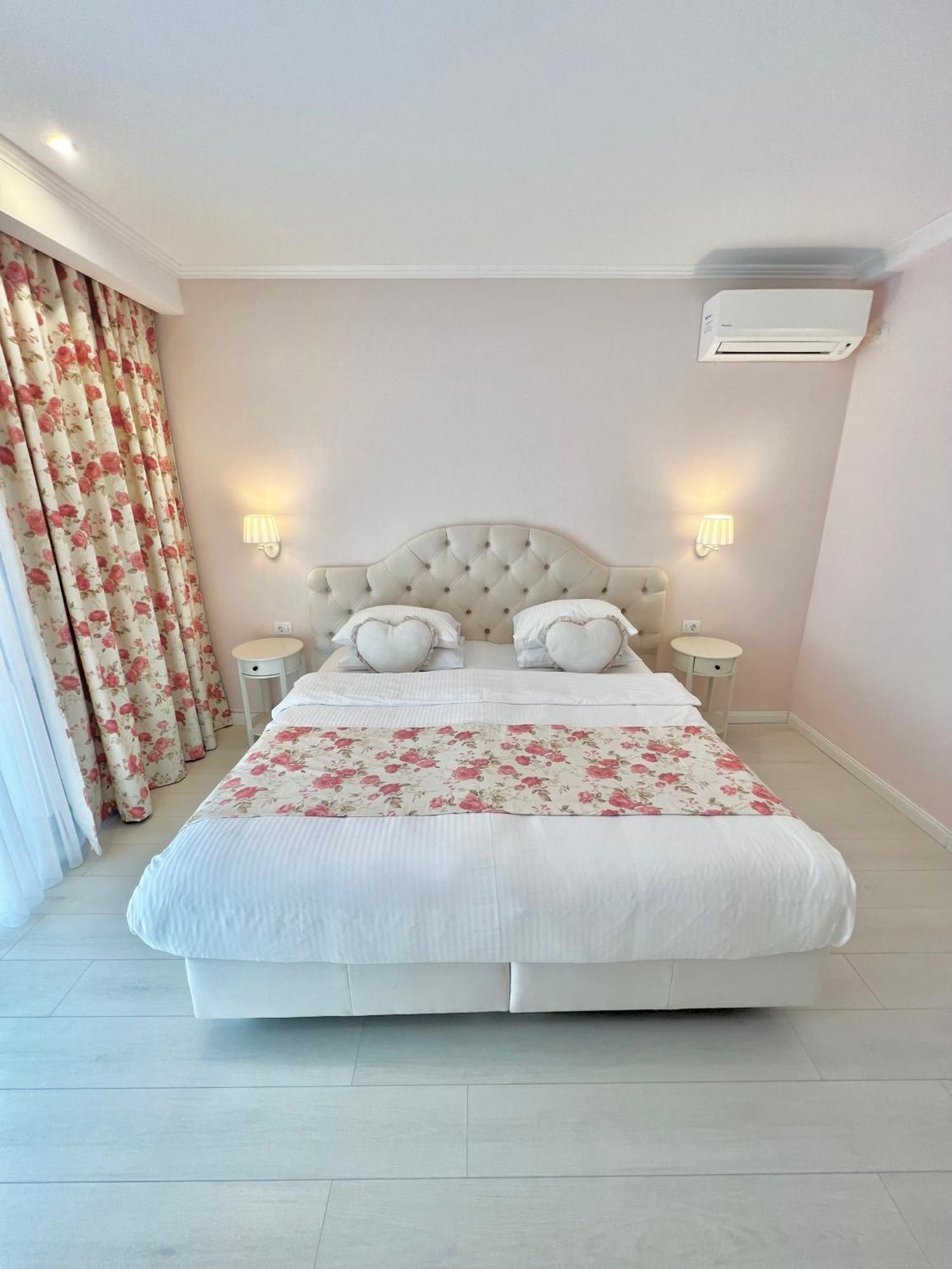Готель Krystal Boutique Mansion Хунедоара Екстер'єр фото