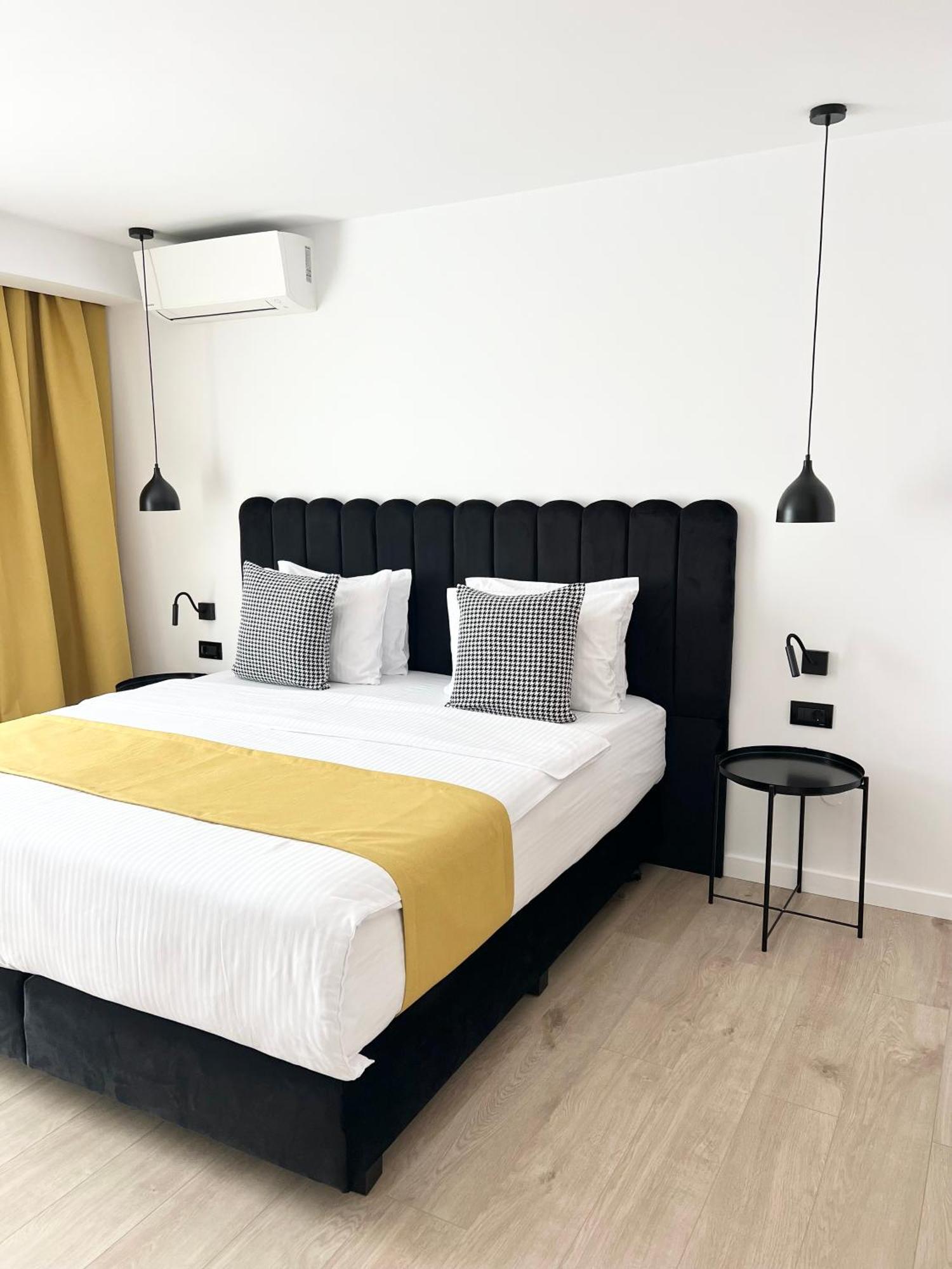 Готель Krystal Boutique Mansion Хунедоара Екстер'єр фото