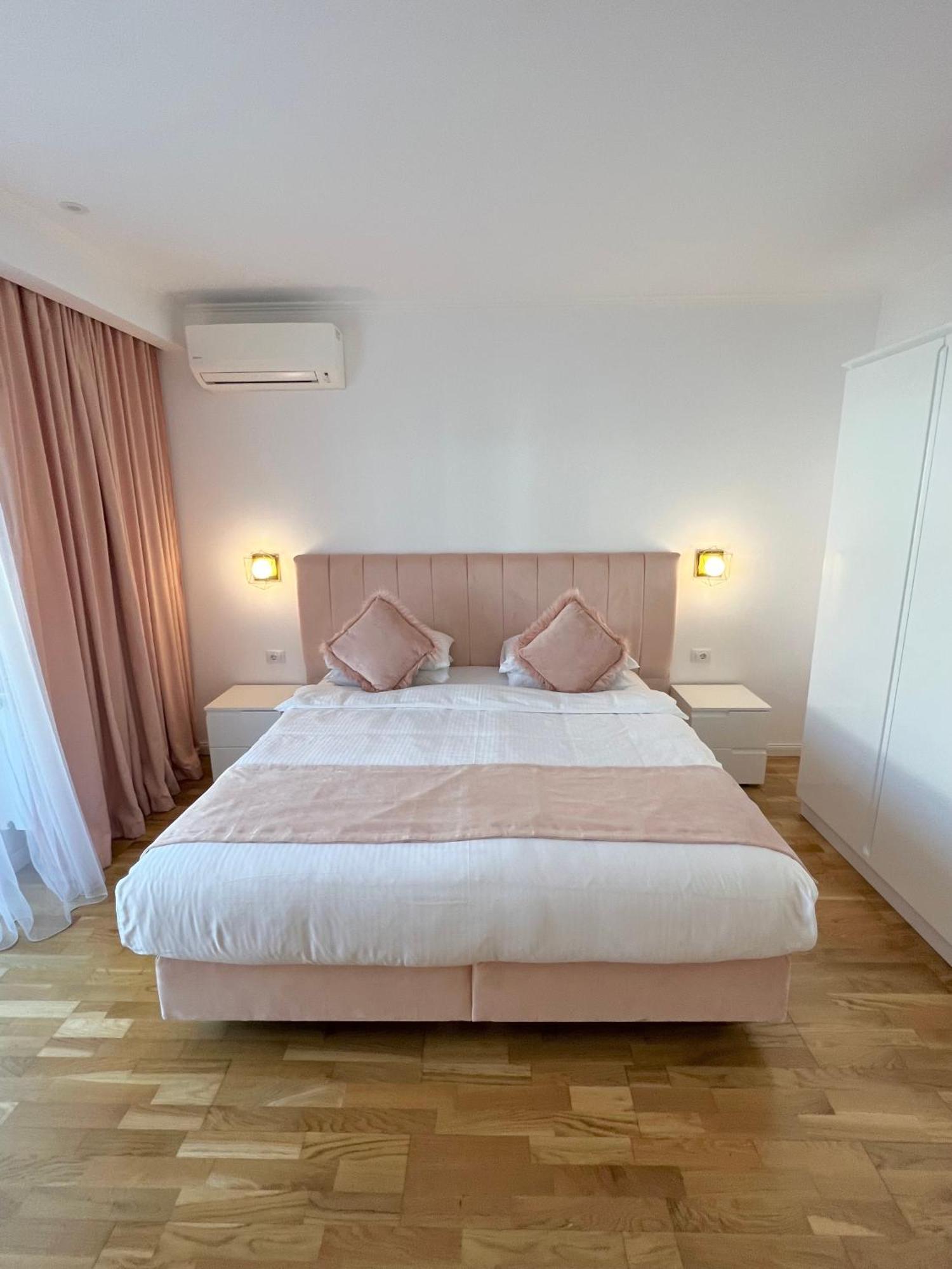 Готель Krystal Boutique Mansion Хунедоара Екстер'єр фото