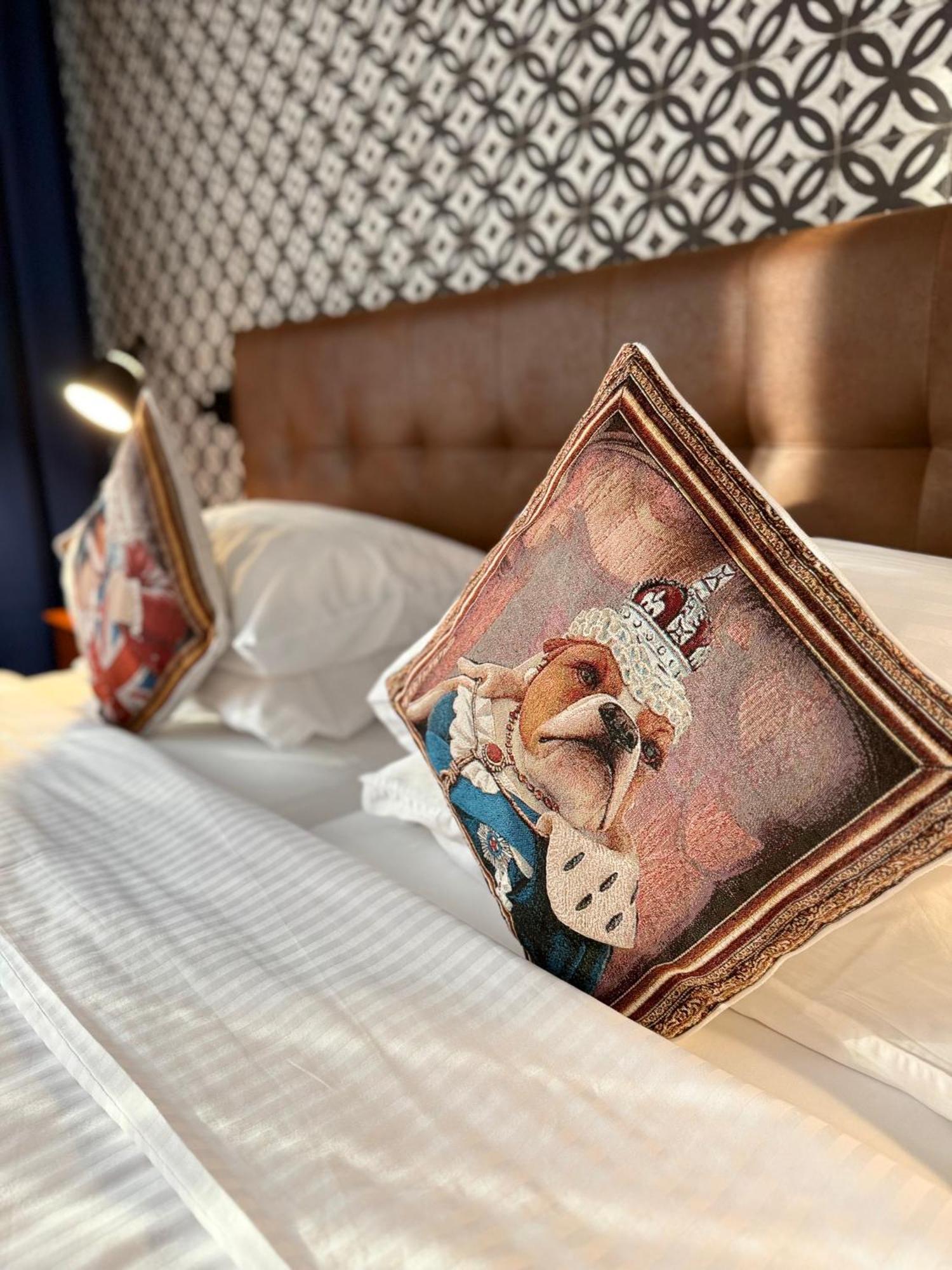 Готель Krystal Boutique Mansion Хунедоара Екстер'єр фото