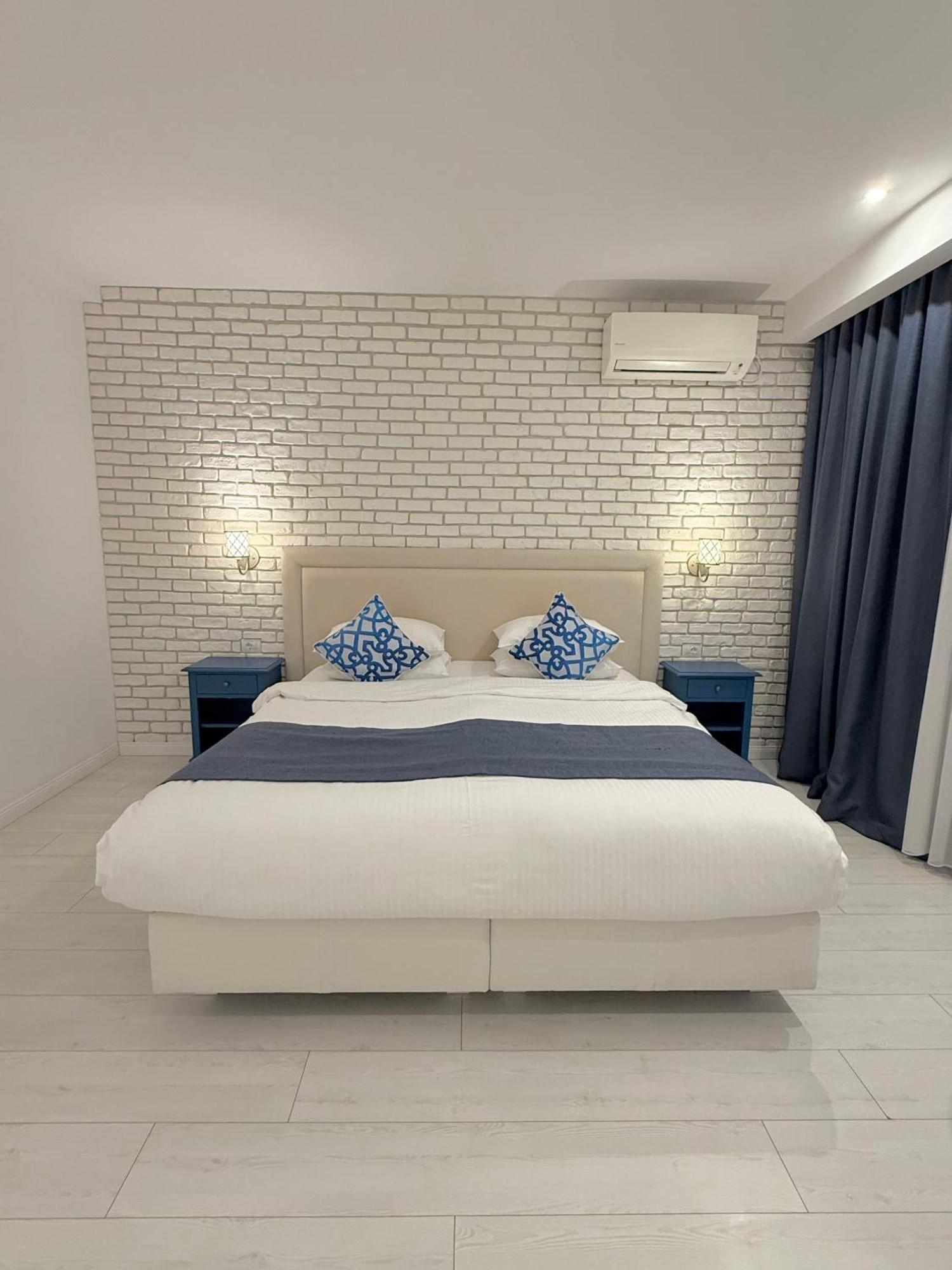 Готель Krystal Boutique Mansion Хунедоара Екстер'єр фото