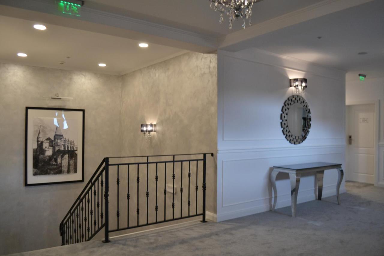 Готель Krystal Boutique Mansion Хунедоара Екстер'єр фото